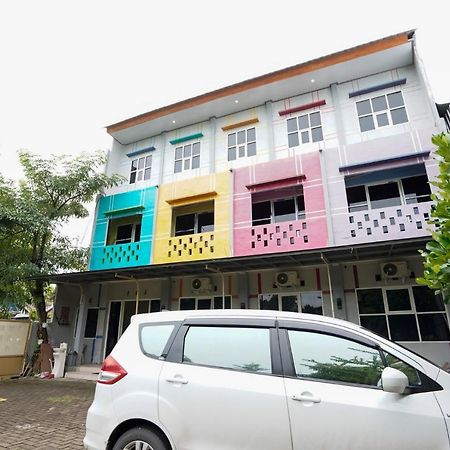 Fa Homestay Syariah At Babat Lamongan Mitra Reddoorz Екстериор снимка